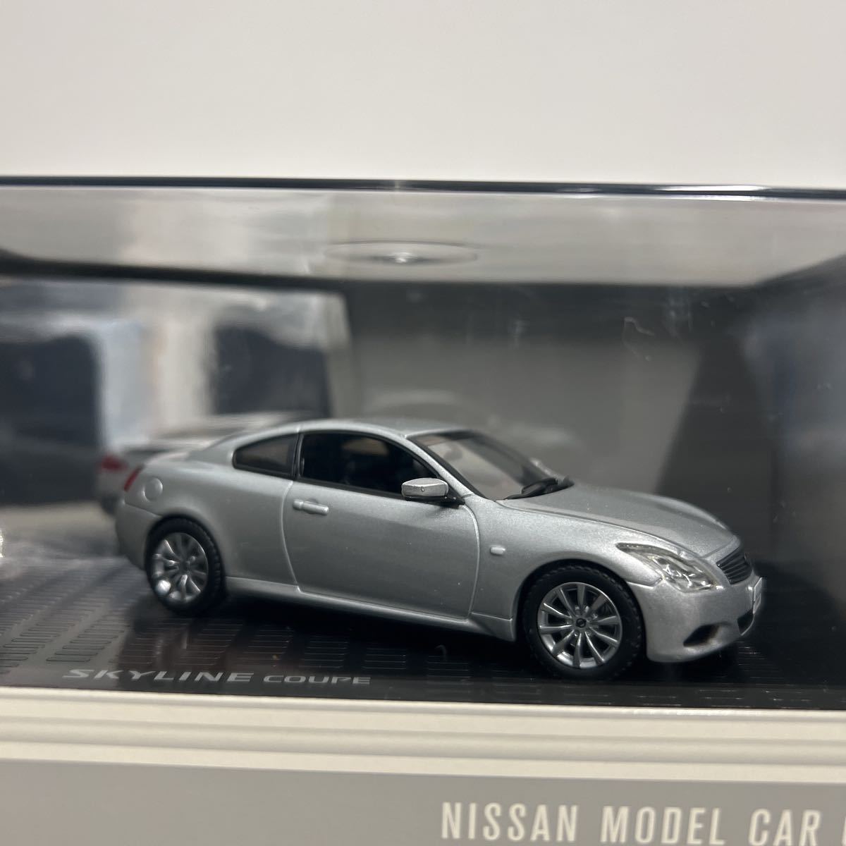 NISSAN ディーラー特注 1/43 SKYLINE COUPE Silver 日産スカイライン クーペ シルバー V36 CV36 370GT ミニカー モデルカー コレクションの画像4