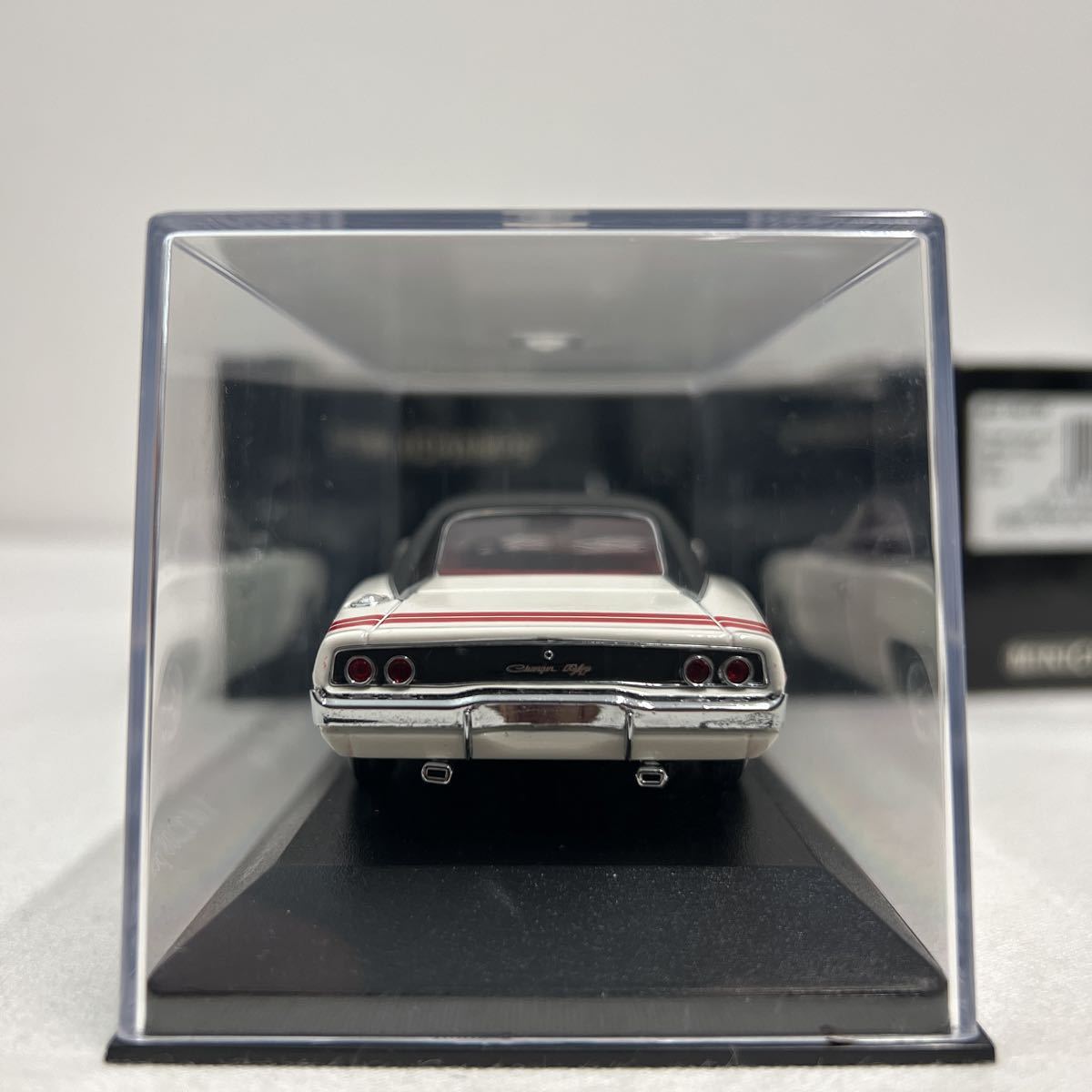 MINICHAMPS 1/43 Dodge Charger R/T Hard Top Coupe 1968 White ミニチャンプス ダッジ チャージャー アメ車 ミニカー モデルカー_画像9