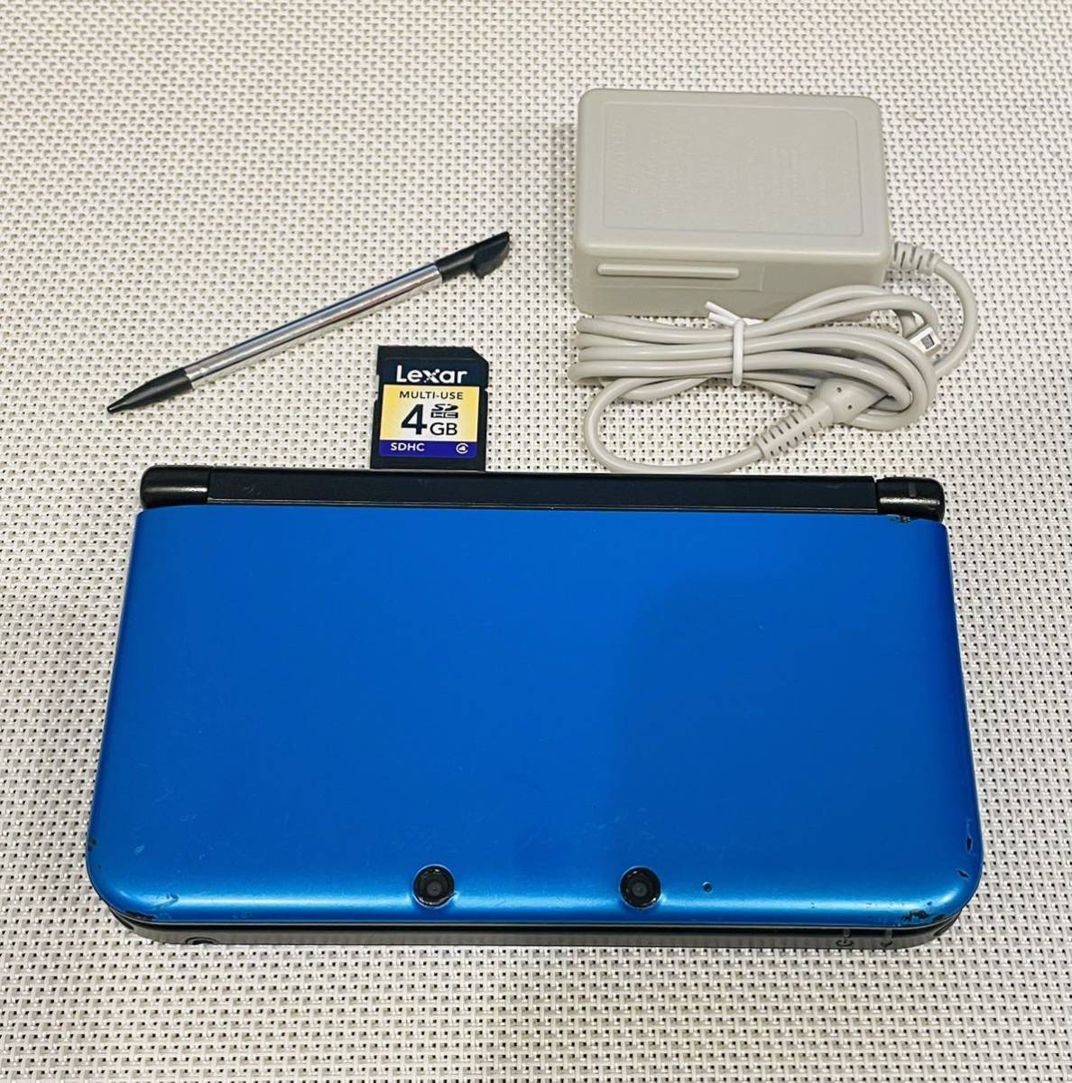 ニンテンドー3DS LL ブルーブラック本体動作品　送料無料　付属品付き　Nintendo 任天堂