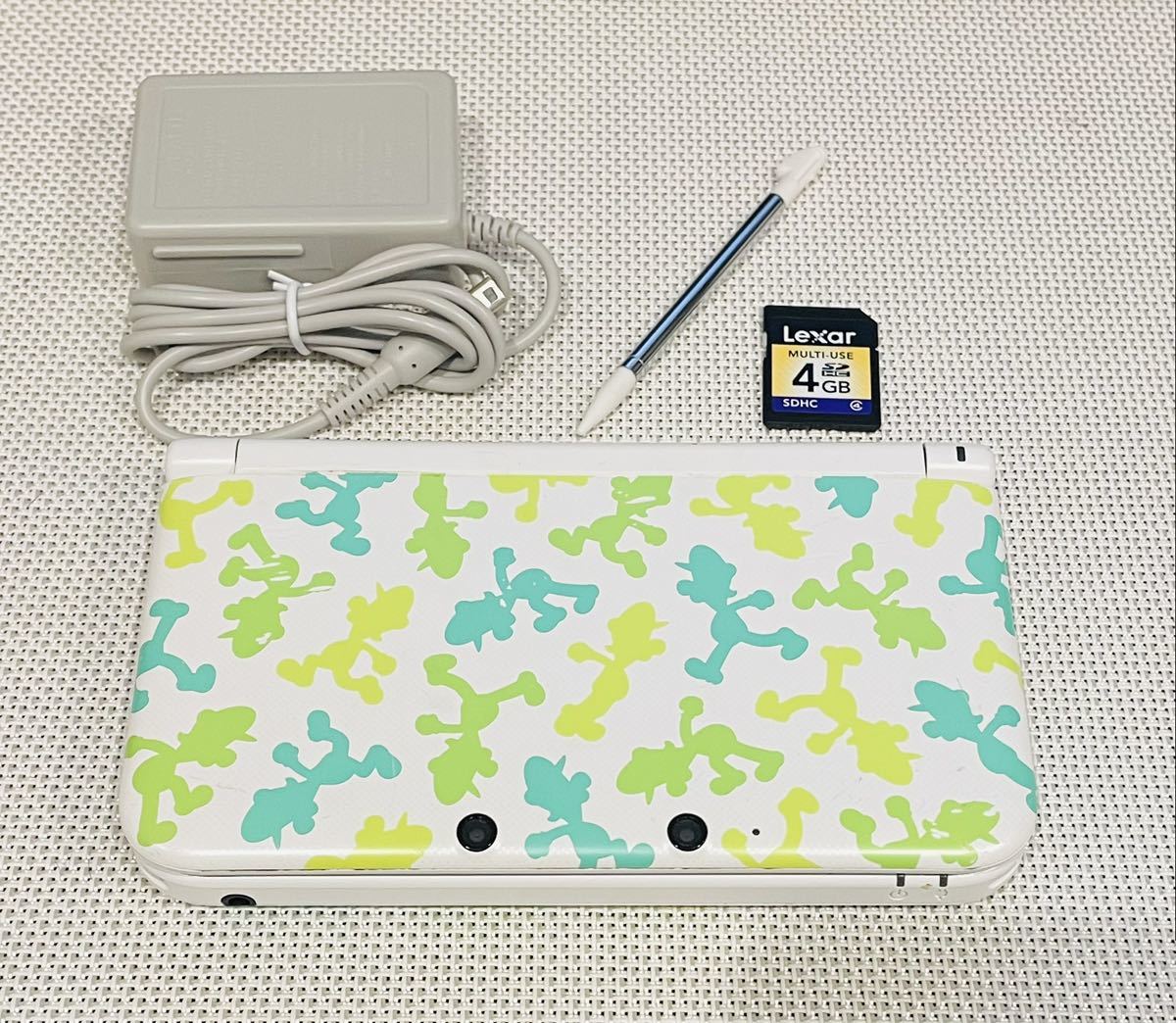 ニンテンドー3DS LL 限定ルイージ30周年パック　本体動作品　送料無料　付属品付き　Nintendo 3DS LL 任天堂