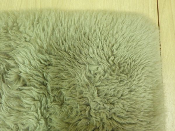 ●メーカー不明 ムートン 約40×40cm 羊毛 毛皮 クッション 座布団 ラグ 敷物 正方形 スクエア ●6_画像3