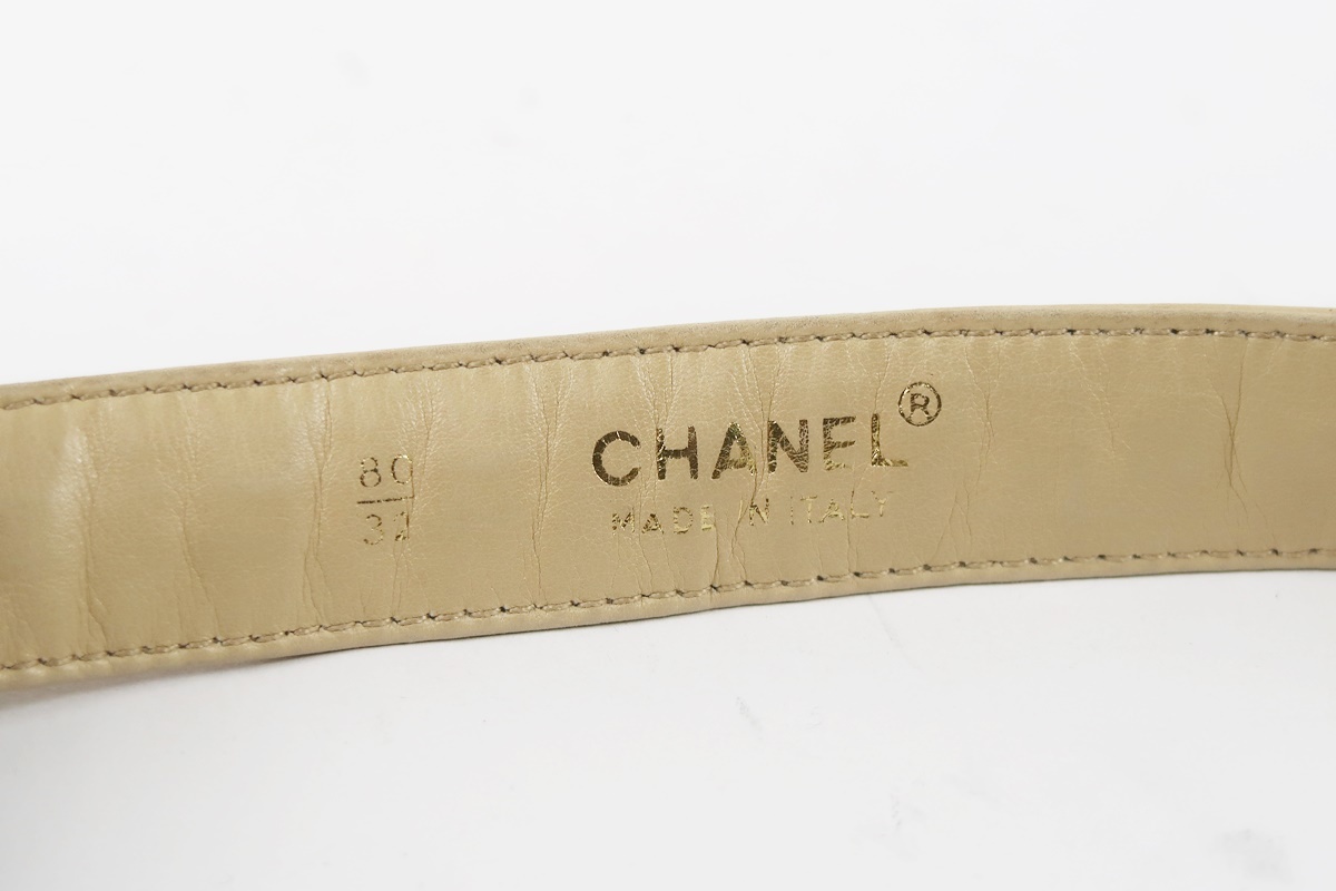 【美品】CHANEL シャネル ラムスキン マトラッセ ターンロック チェーンベルト ウエストポーチ バッグ 小物入れ【ON29】_画像10