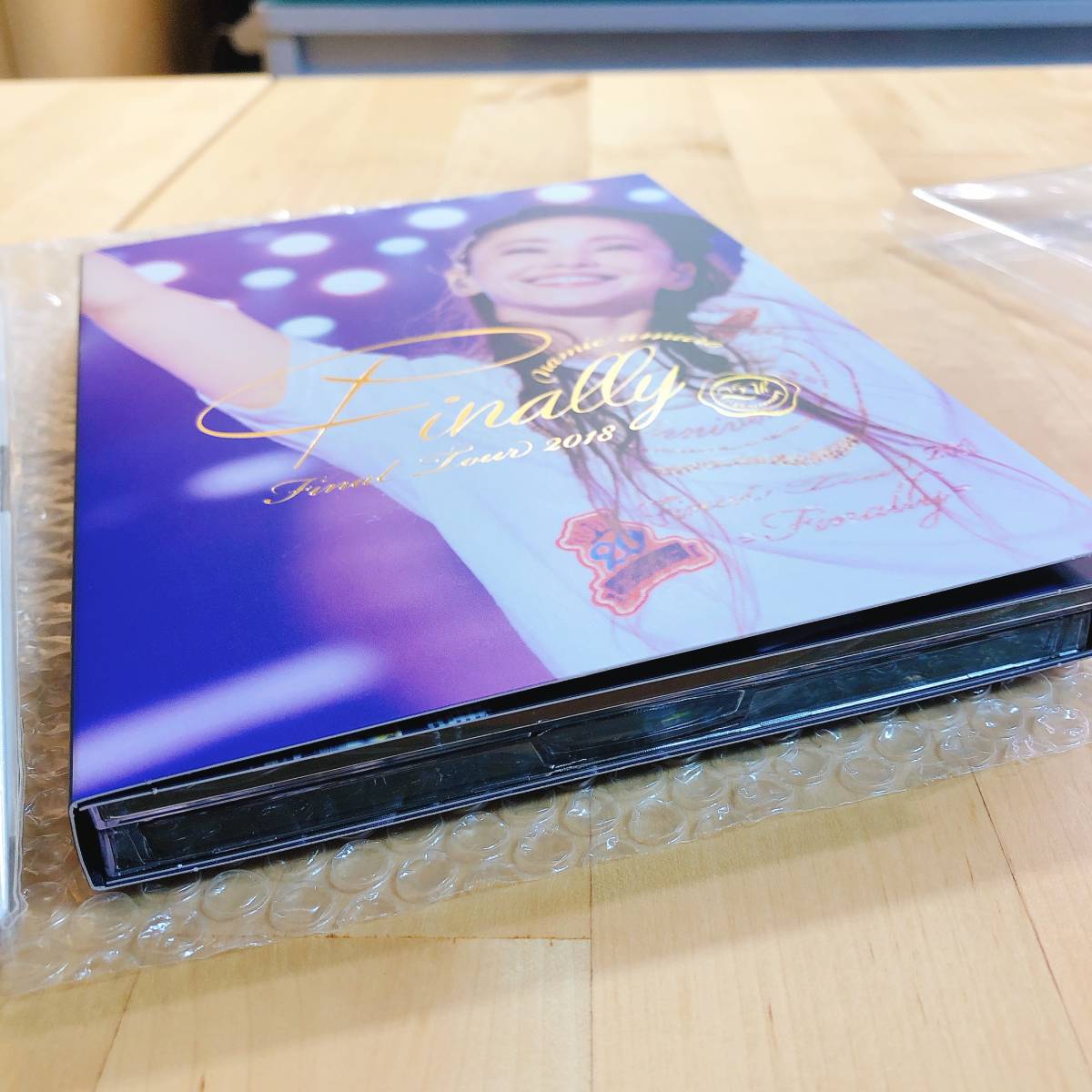 【Amazon限定版】namie amuro Final Tour 2018 ~Finally~ ブルーレイ／ステッカー付き／初回生産限定盤の画像6