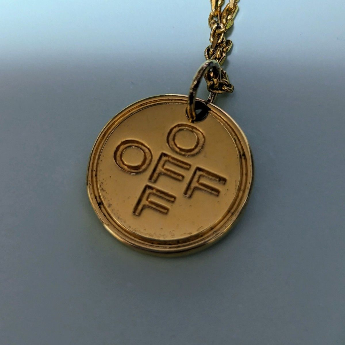 off-white(オフホワイト)ネックレス メダルコイン|Yahoo!フリマ off-white(オフホワイト)ネックレス メダルコイン|Yahoo!フリマ
