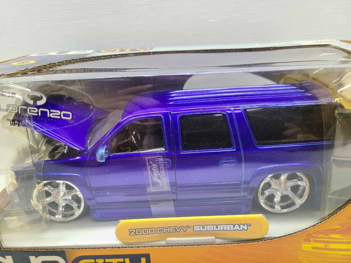 1:24 2000 CHEVY SUBURBAN 1/24 Chevrolet Suburban Chevrolet Suburban purple purple series Jada TOYS DUB CITY front grill lowdown 