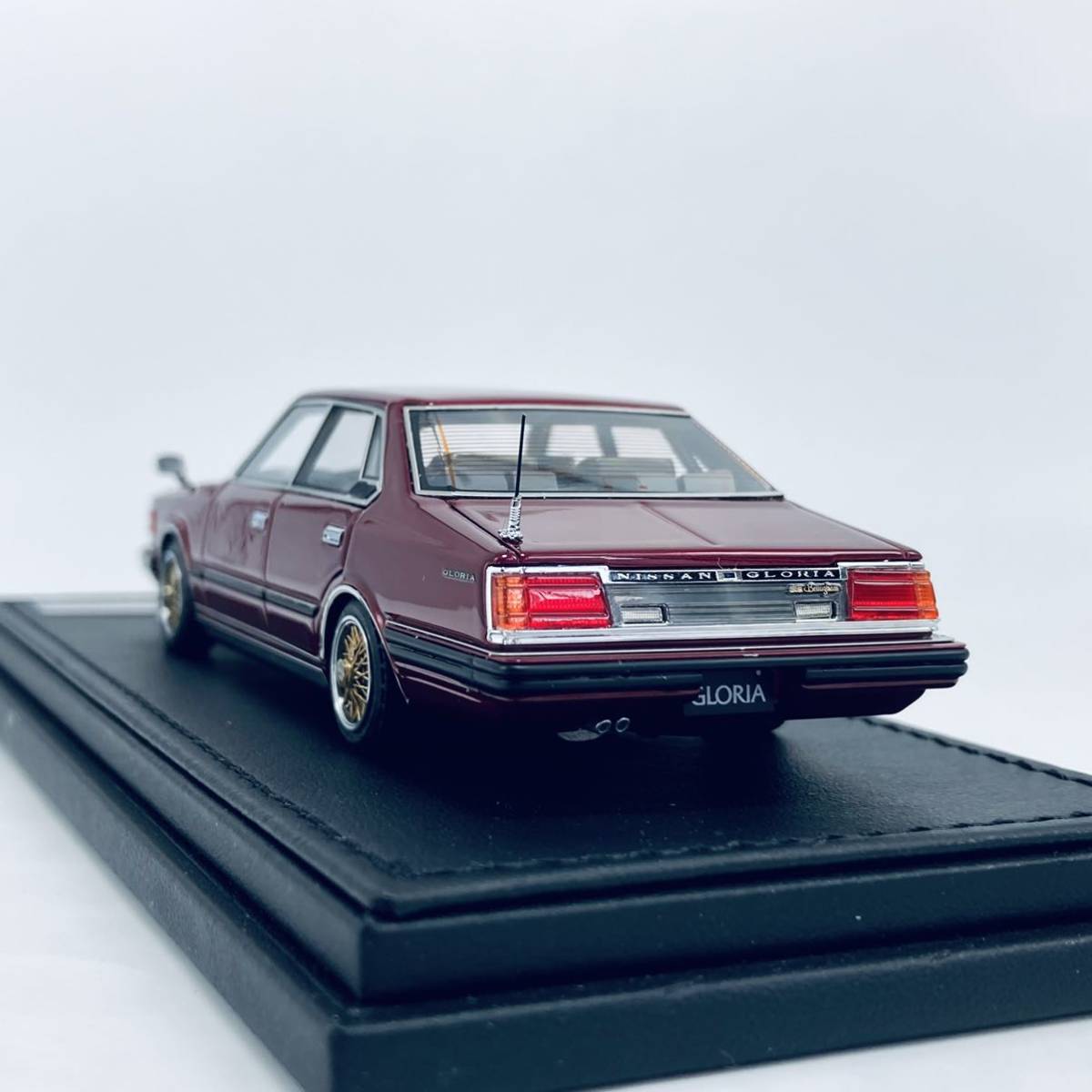 絶版品 イグニッションモデル 1/43 430型 日産 グロリア 4ドア ハード