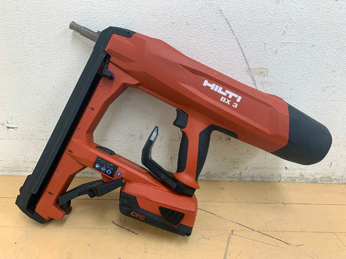 ★中古美品★HILTI ヒルティ コードレス鋲打機 BX3 本体/バッテリー2個 22V 2.6Ah/充電器C4/36-350/ケース/説明書/ネイル 釘打 留付け)倉b_画像2