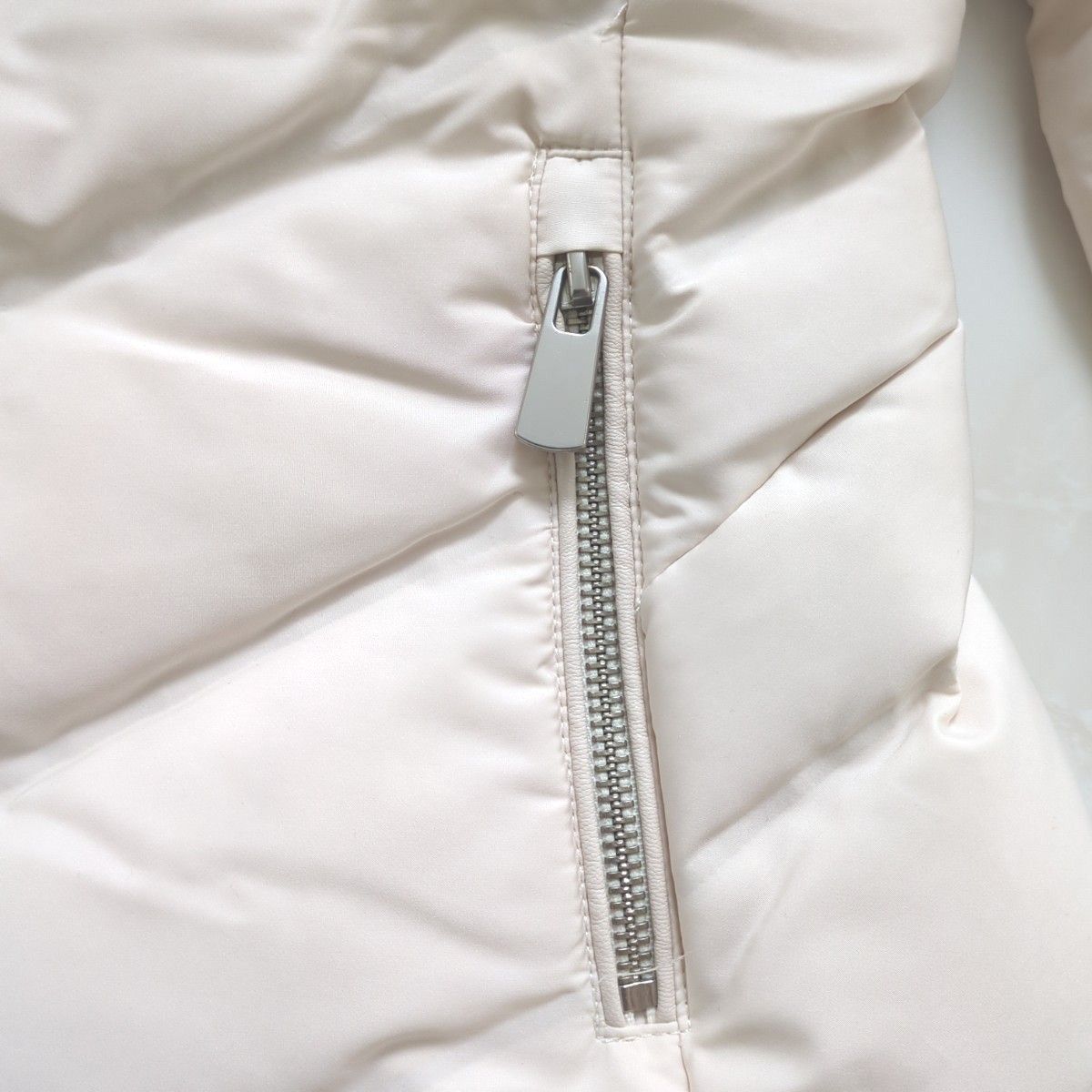 美品【ZARA】ザラグレーダックダウン・フェザーダウンジャケット 美品【ZARA】ザラグレーダックダウン・フェザーダウンジャケット