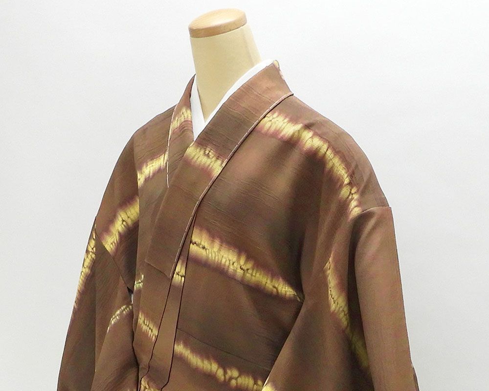 日本産】 裄丈70cm 身丈172.5cm 横段ぼかし模様 正絹 未着用美品 20