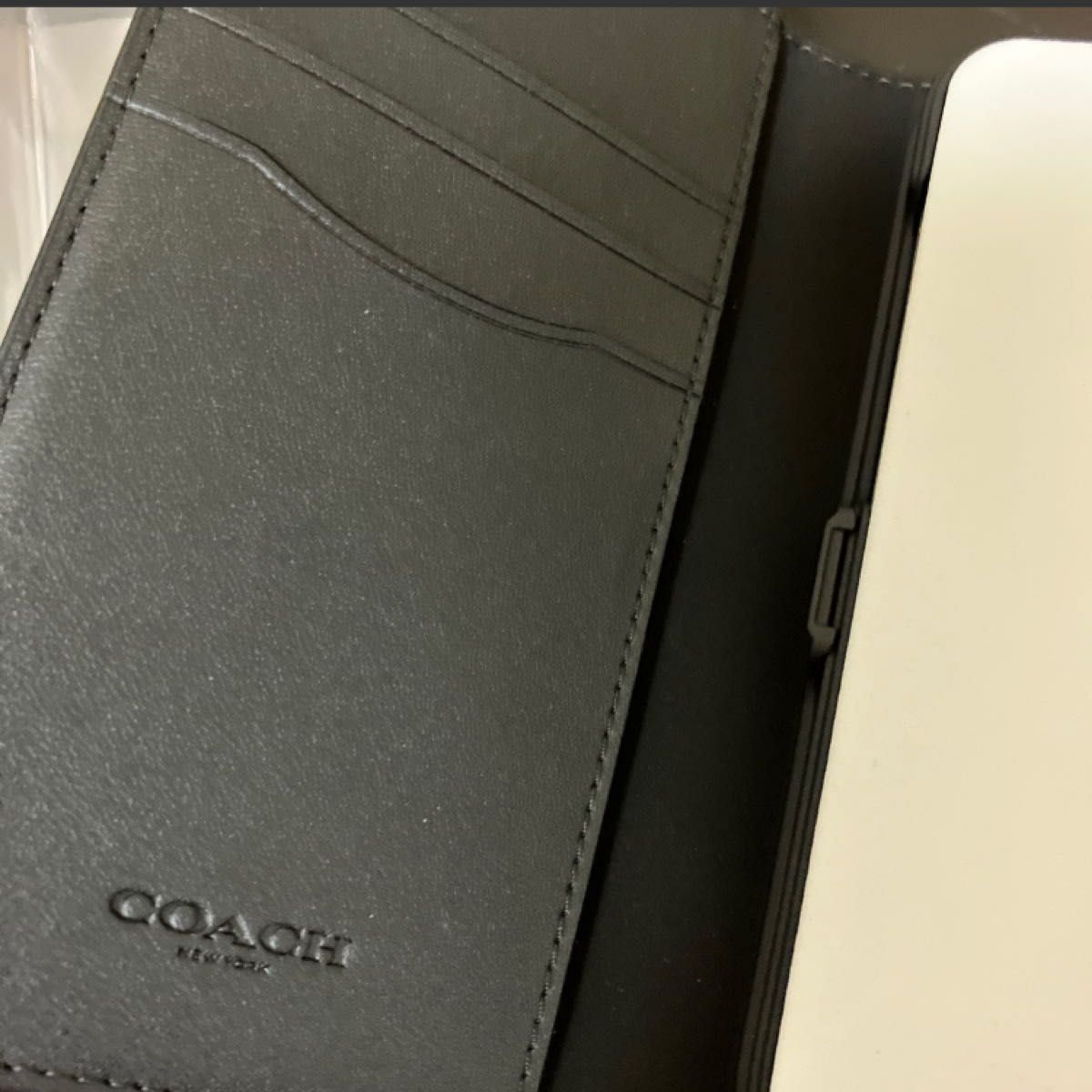 新品　 COACH コーチiPhone13PROケース　手帳型