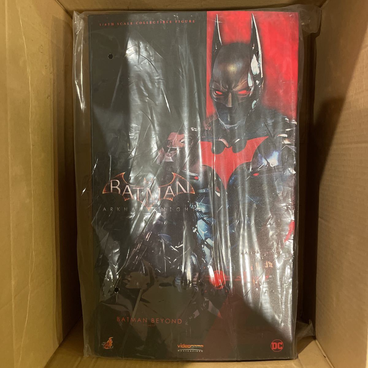 新品未開封 ホットトイズ VGM39 バットマン アーカム・ナイト Batman Arkham Knight バットマン (ザ・フューチャー版)  １/６ フィギュア