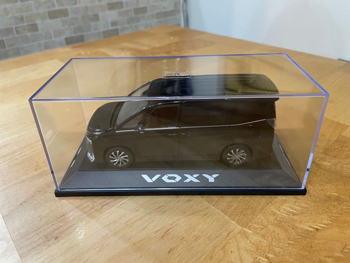 トヨタ VOXY 90 1/30スケール ミニカー 非売品