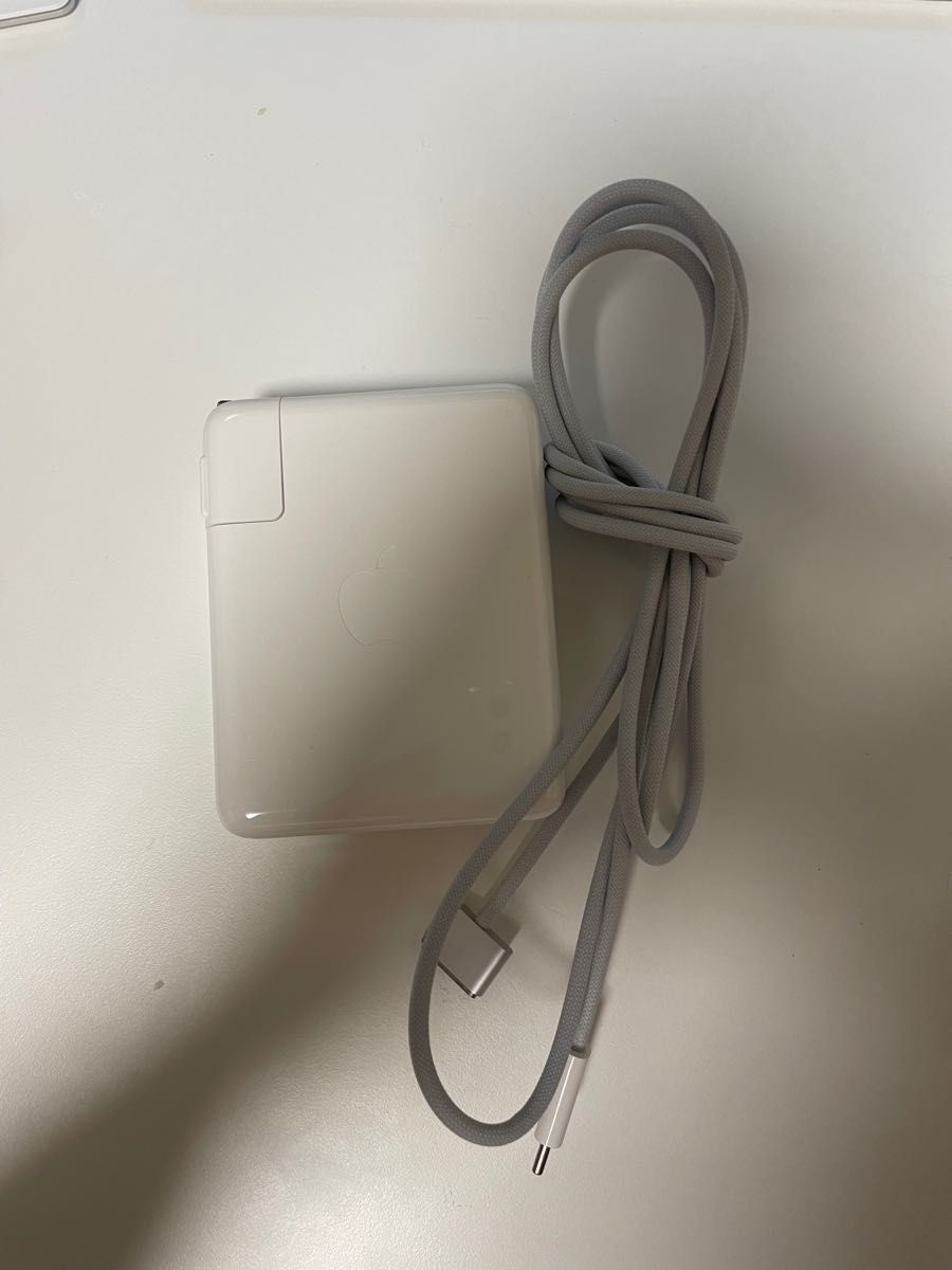 【Apple純正品】140W電源アダプタ　Magsafe3ケーブル