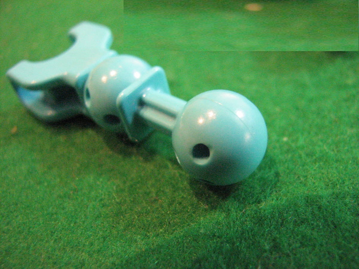 * Lego -LEGO*90609* Bionicle * axle . ball socket . ball joint . equiped Factory arm * cream blue *USED