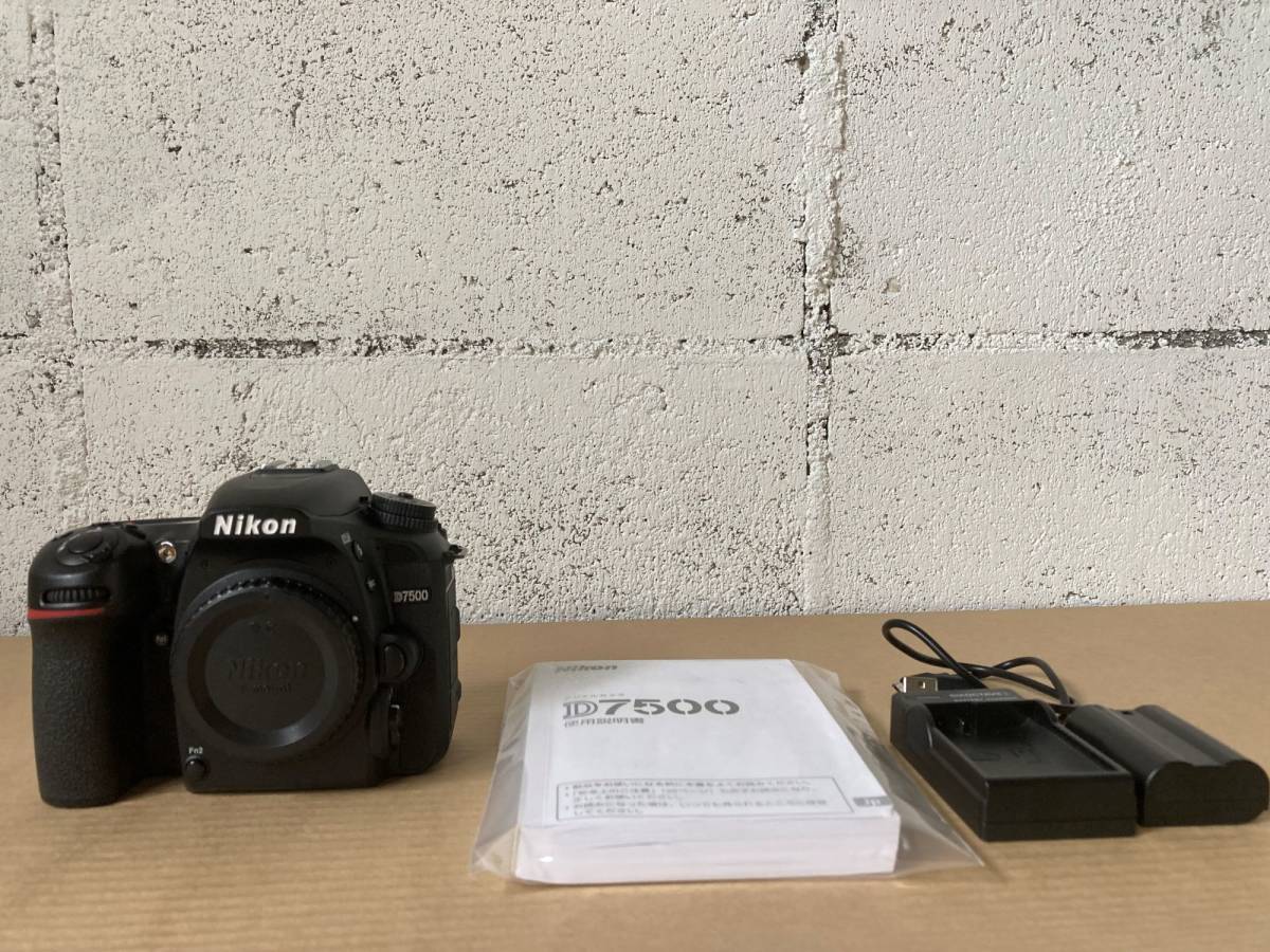 中古美品　Nikon ニコンD7500　ボディ　カメラ　撮影ショット数　731枚