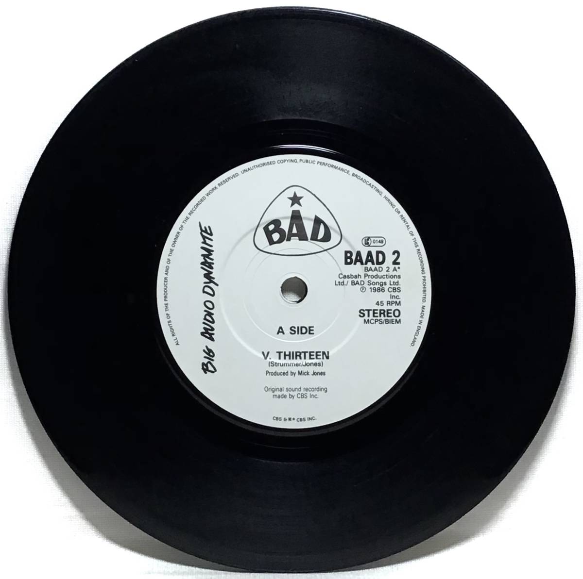 【英7】B.A.D. ( BIG AUDIO DYNAMITE ) V. THIRTEEN / HOLLYWOOD BOULEVARD (REMIX) 1987 UK盤 7インチ EP 45 THE CLASH MICK JONES 試聴済_画像3