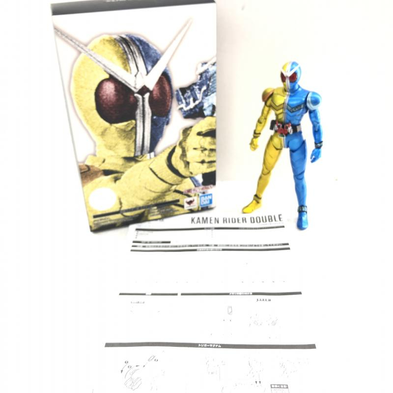 【中古】S.H.Figuarts 真骨彫製法 仮面ライダーW ルナトリガー 「仮面ライダーW」 バンダイ フィギュア[240069118945]_画像1