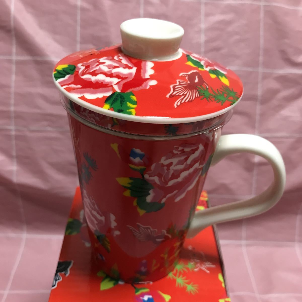 カルディ KALDI 茶こし付きマグカップ マグカップ 台湾 濾茶杯 客家柄 金魚 シュイロ 朱色 赤の画像3