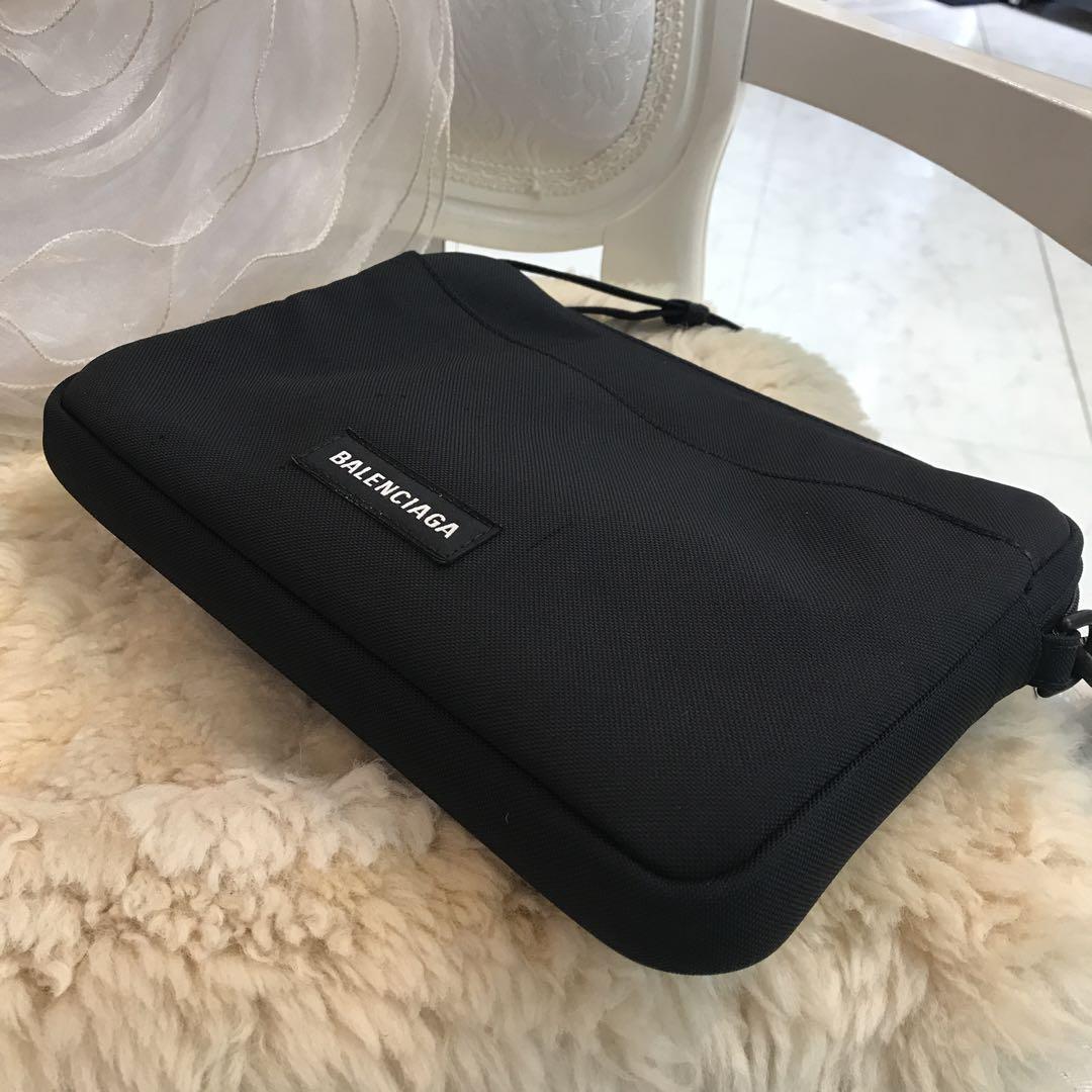 ☆美品☆BALENCIAGA　ロゴ　ショルダーバッグ　ナイロンキャンバス　黒