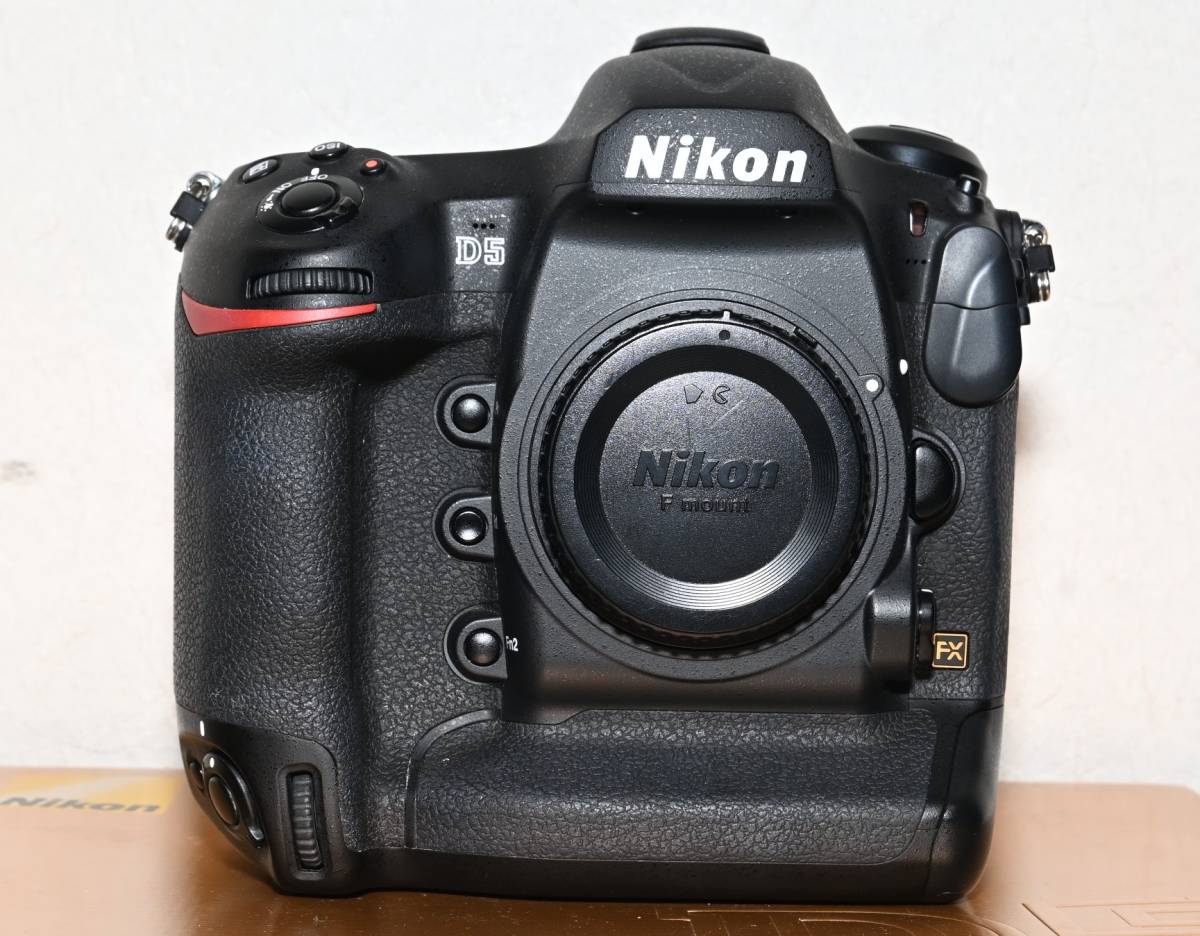 ★即決・送料無料★Nikon デジタル一眼レフカメラ D5 XQD-Type★9.8万ショット_画像2