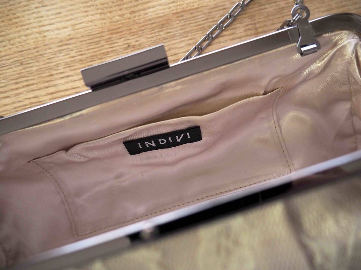 [INDIVI Indivi ]2WAY handbag clutch bag removed OK with corsage / wedding two next . party . call < regular price :12,075 jpy >