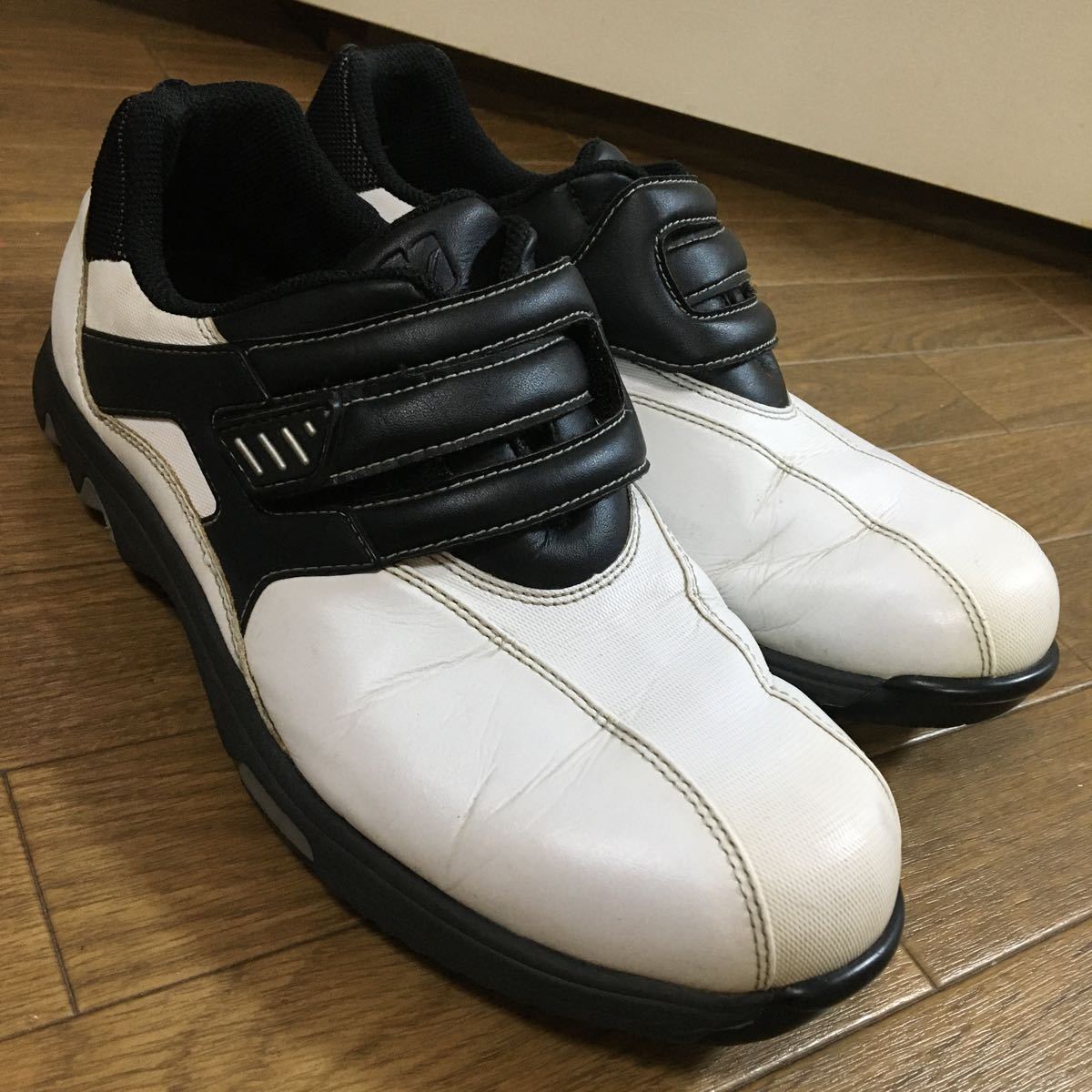 MIZUNO WAVE ミズノ メンズ ゴルフシューズ 24.5cm 3E マジックテープ式 ホワイト ブラック スニーカー 靴_画像3
