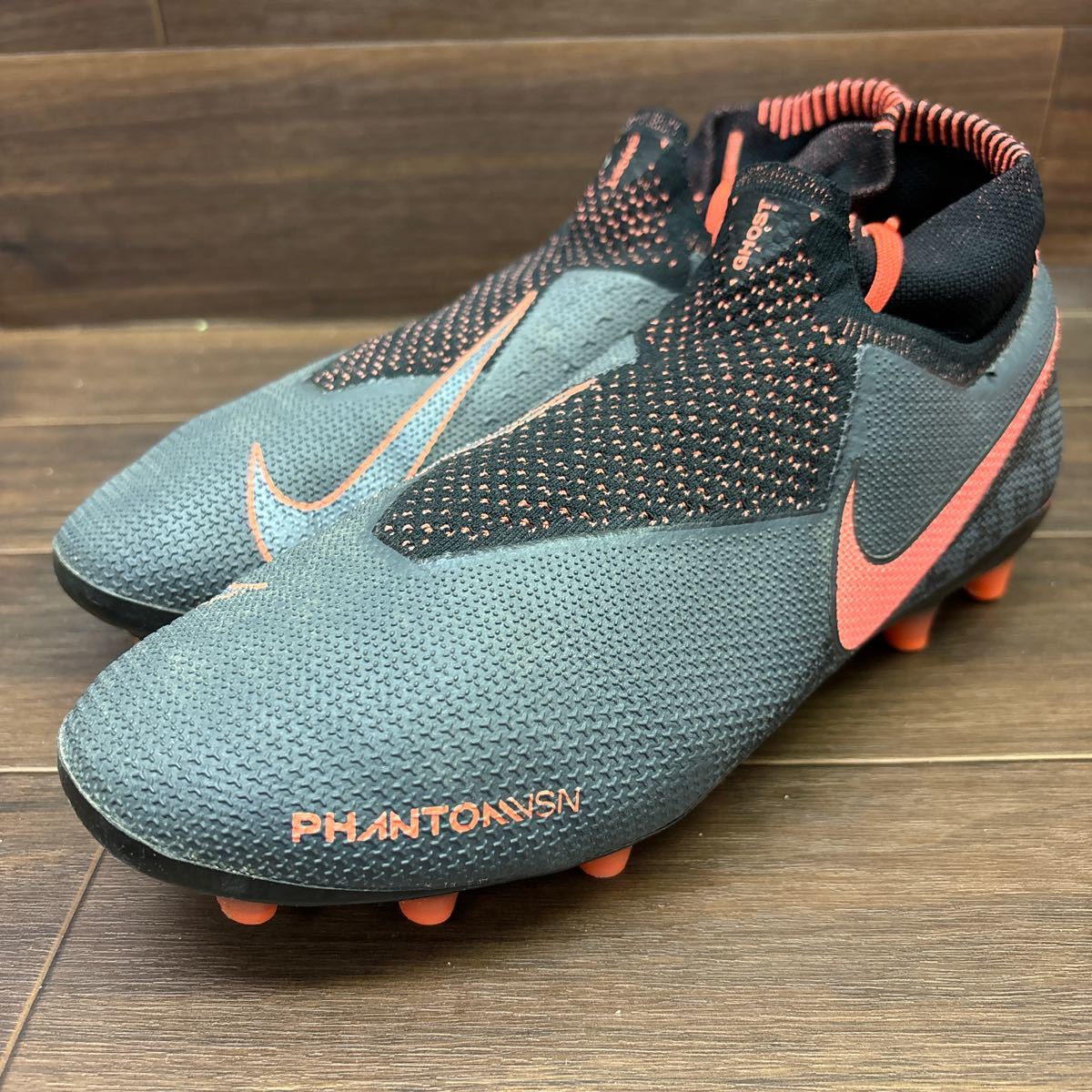 D-16 NIKE ナイキ PHANTOMVSN ファントムビジョン サッカースパイク カジュアルシューズ ランニングシューズ グレー メンズ 26cm_画像2