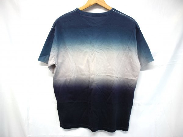 ◆ MONCLER / モンクレール Tシャツ グラデーション 半袖 サイズ：S ブルー系 ロゴワッペン Uネック 141107の画像2