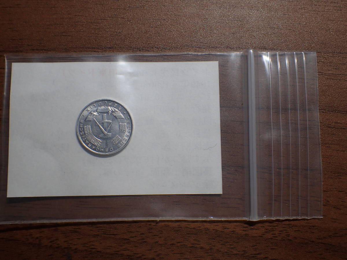 ドイツ民主共和国（旧東ドイツ） 1949年～1990年まで存在した国 1フェニヒ(0.01 DDM)アルミニュウム貨 1968年 コイン 世界の硬貨 解説付き_画像5