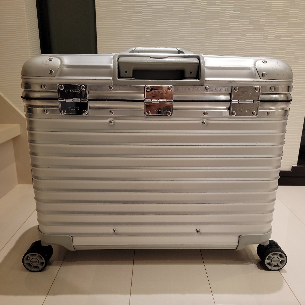  ultra rare! records out of production! old model model! beautiful goods Rimowa rufto handle The Pilot to lorry 34L business 4 wheel TSA lock aluminium topaz 