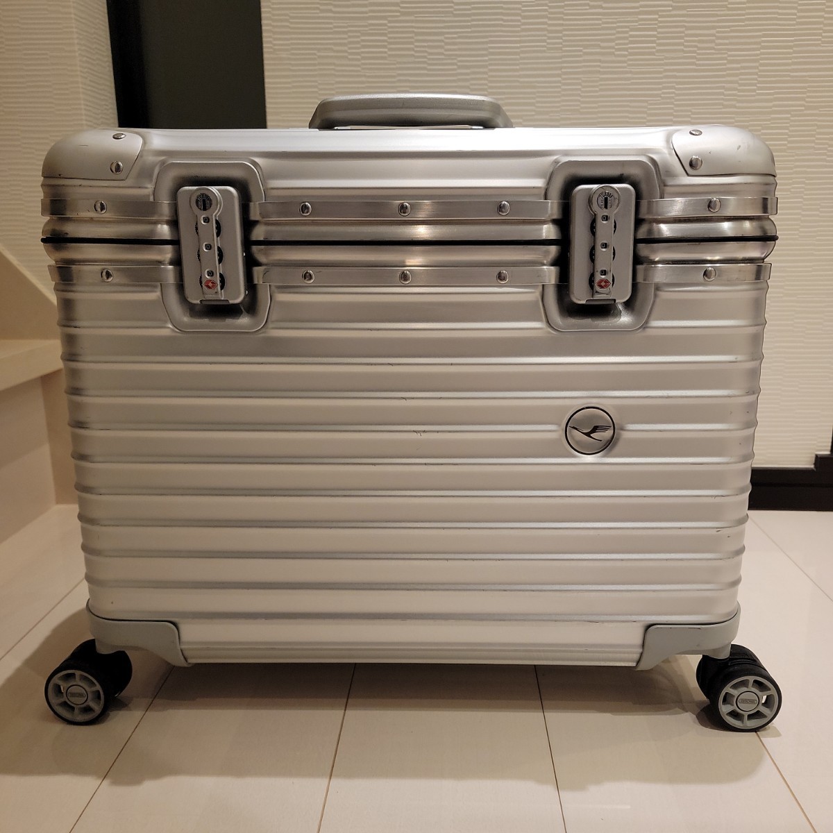  ultra rare! records out of production! old model model! beautiful goods Rimowa rufto handle The Pilot to lorry 34L business 4 wheel TSA lock aluminium topaz 