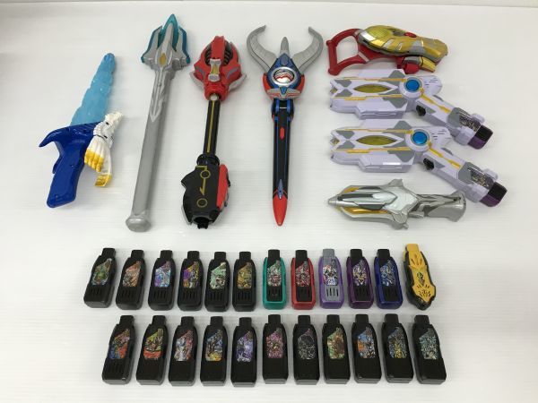 K18-366-1008-062【中古/現状品】ウルトラマントリガー/マックス/ギンガ 他 変身アイテムや武器など まとめ売り セット ※通電確認済み_画像1