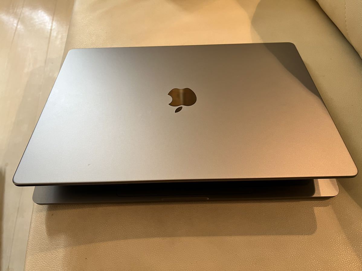 ファッション 2021 4TB 64GB Pro MacBook シルバー Apple 充電8回 ほぼ