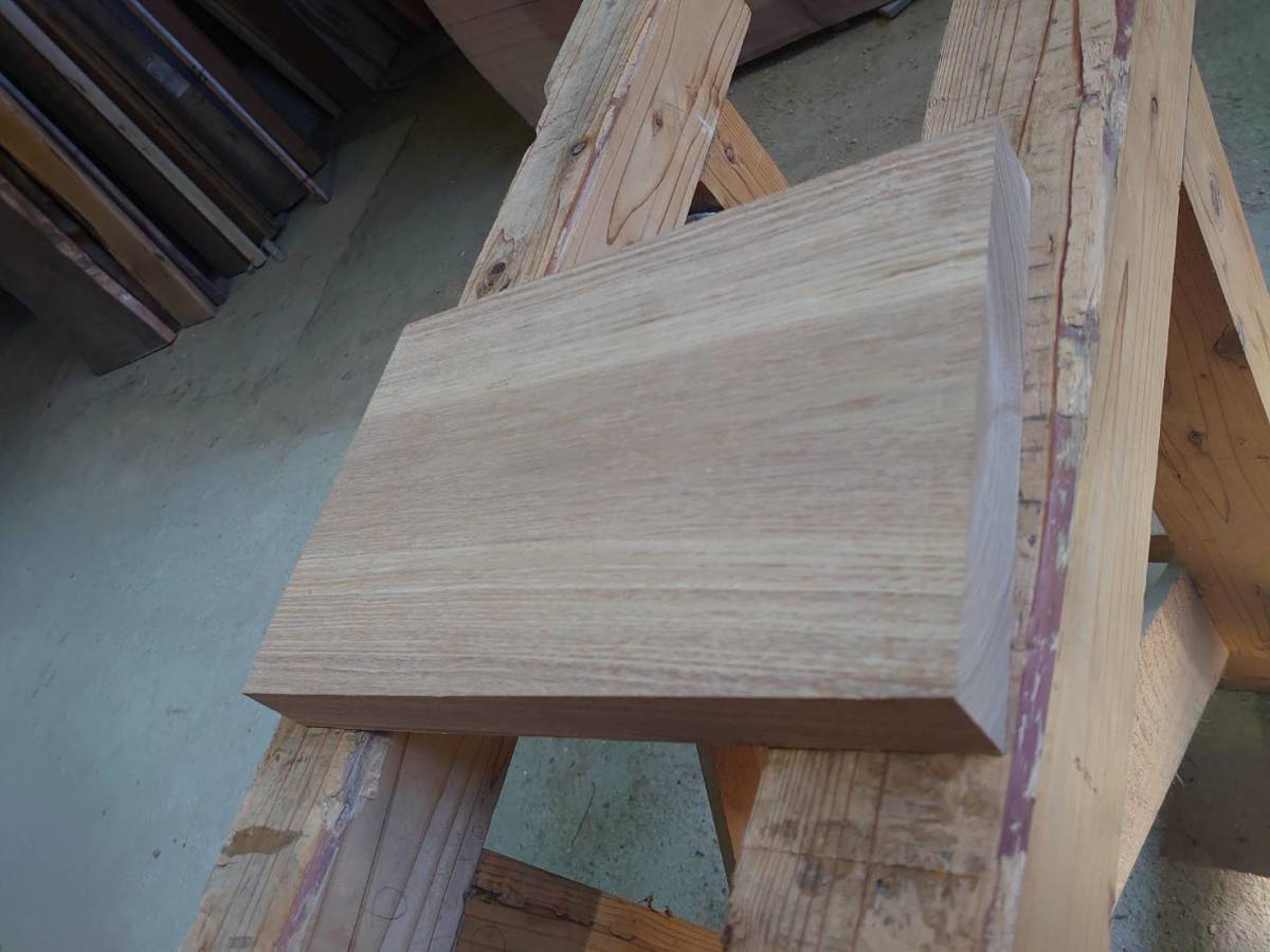 たも　No.1028-Q　無垢　乾燥材　板（長さ300㎜ｘ幅198㎜ｘ厚み34㎜）1枚　木材　DIY　棚板　小物作りに_画像3