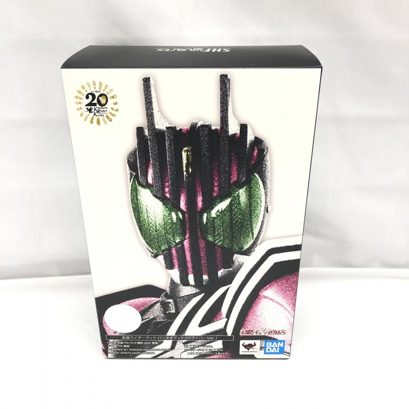 【中古】バンダイ S.H.Figuarts 開封 (真骨彫製法) 仮面ライダーディケイド (ネオディケイドライバーVer.)_画像1