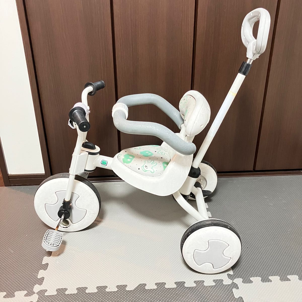 中古 ディズニー トライクピュア 三輪車(ホワイト)
