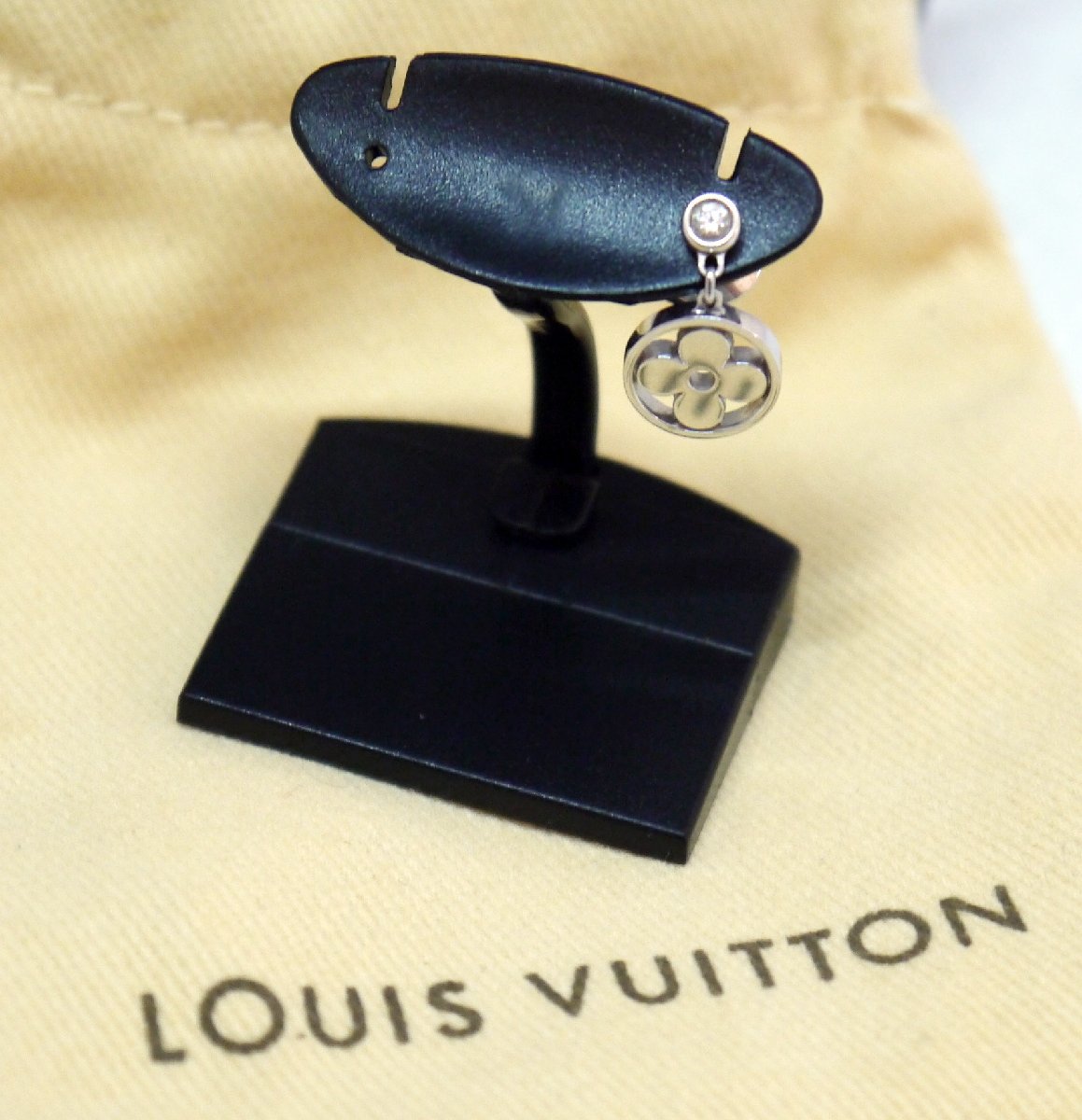 送料無料 USED品 Louis Vuitton ルイヴィトン Q96167 ピュスモノグラム・イディール ピアス 単体 Au750 ホワイトゴールド 約1.6g 箱付