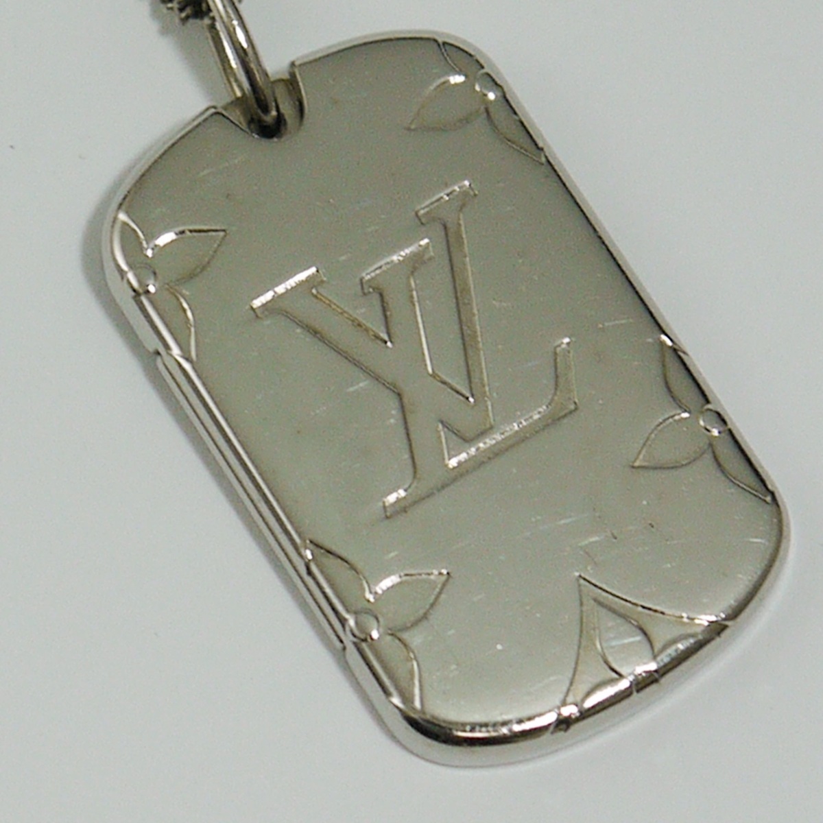 Louis Vuitton Monogram locket necklace (M62484)