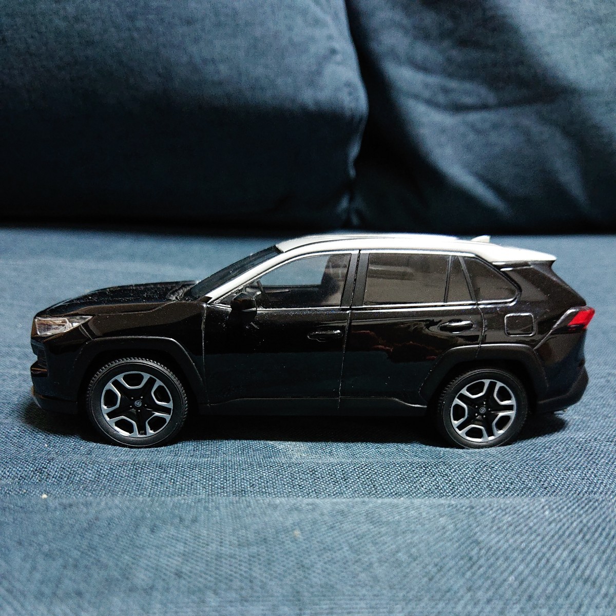 1/30 RAV-4 カラーサンプル TOYOTA ディーラー ミニカー 1:30 トヨタ_画像2