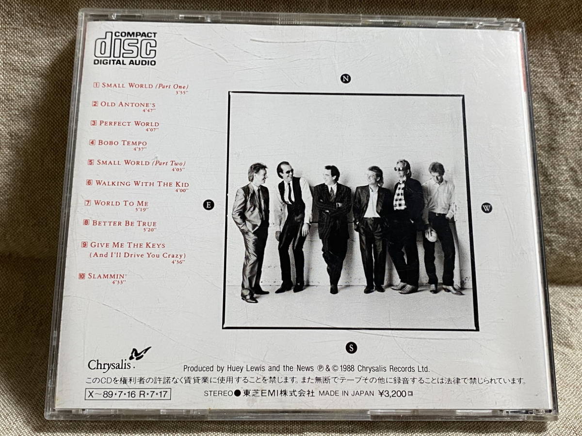 HUEY LEWIS AND THE NEWS - SMALL WORLD CP32-5660 国内初版 日本盤 税表記なし3200円盤_画像2