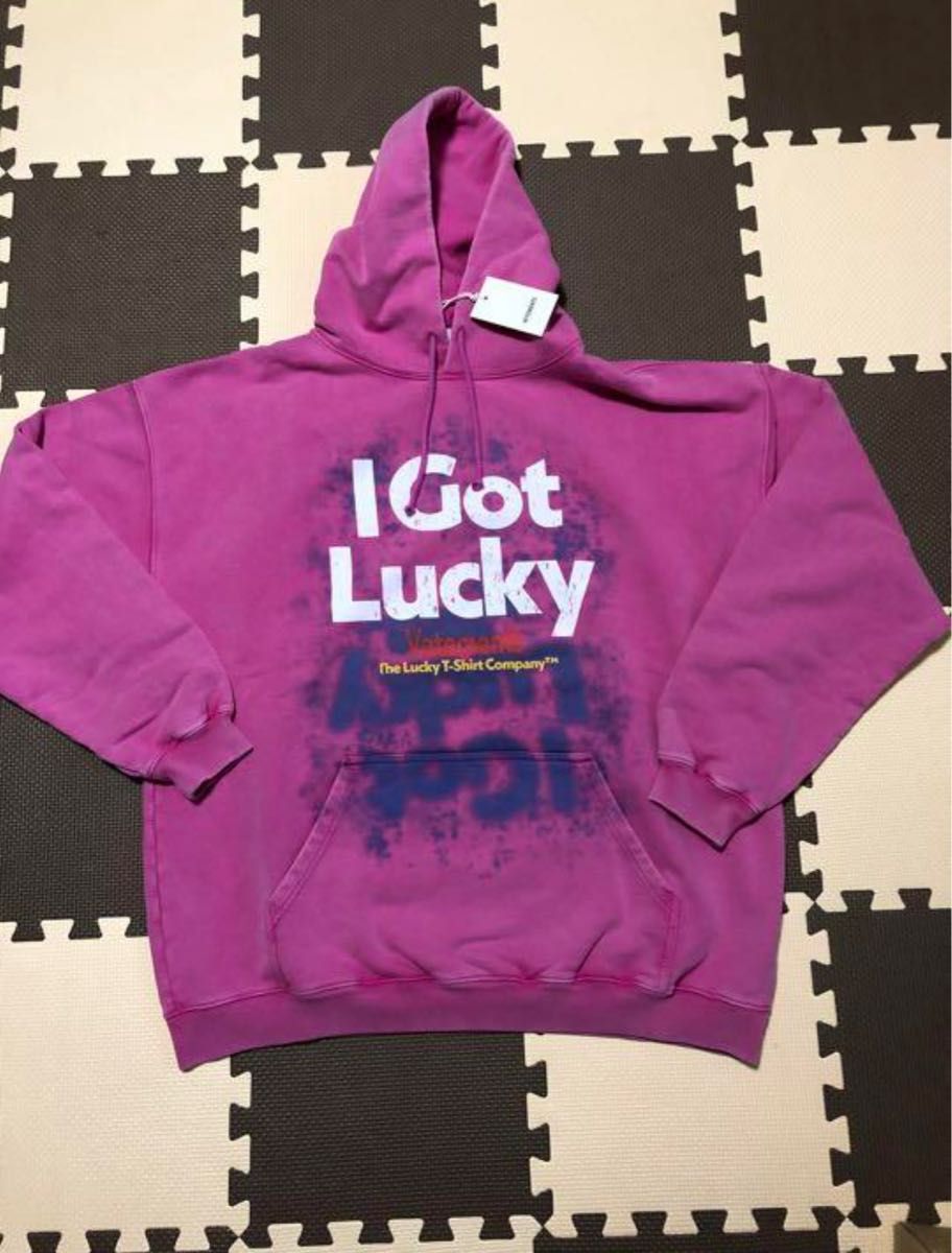 VETEMENTS ヴェトモン "I GOT LUCKY HOODIE"