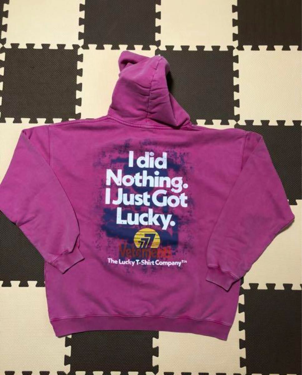 VETEMENTS ヴェトモン "I GOT LUCKY HOODIE"