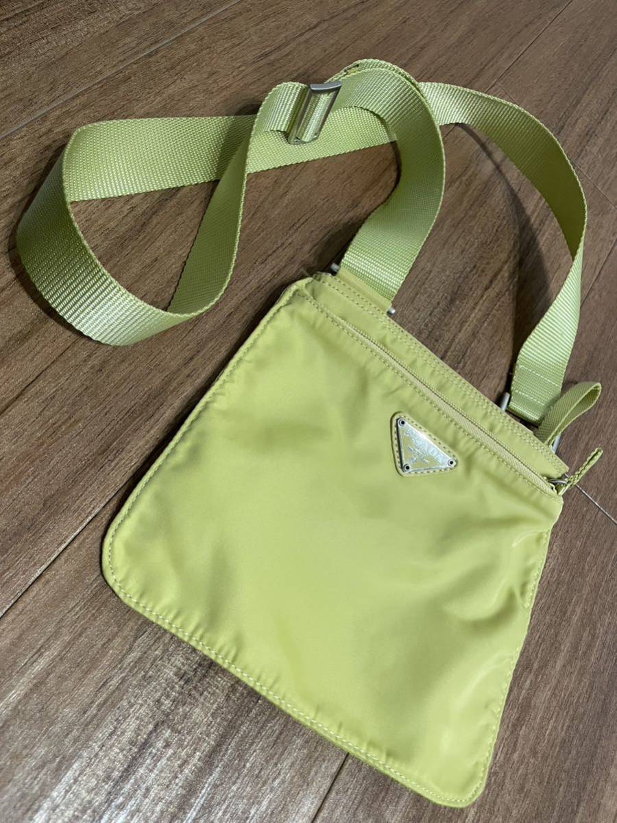 激レア PRADA プラダ ポコノ ミニショルダーバック 三角ロゴ イエロー yellow ほぼ未使用品_画像1