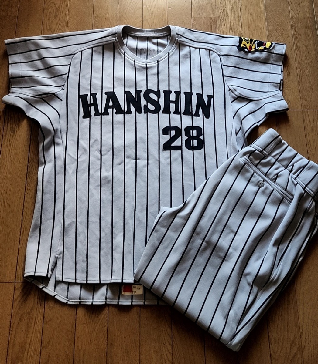 阪神タイガース 28 福原忍選手 2000年 直筆サイン入り 実使用 阪神タイガース 28 福原忍選手 2000年 直筆サイン入り 実使用
