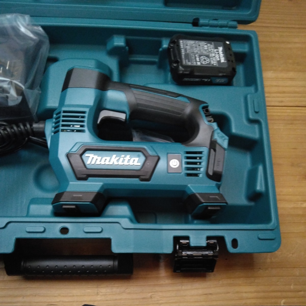 2022年ファッション福袋 マキタ makita 充電式空気入れ MP100DSH 新品