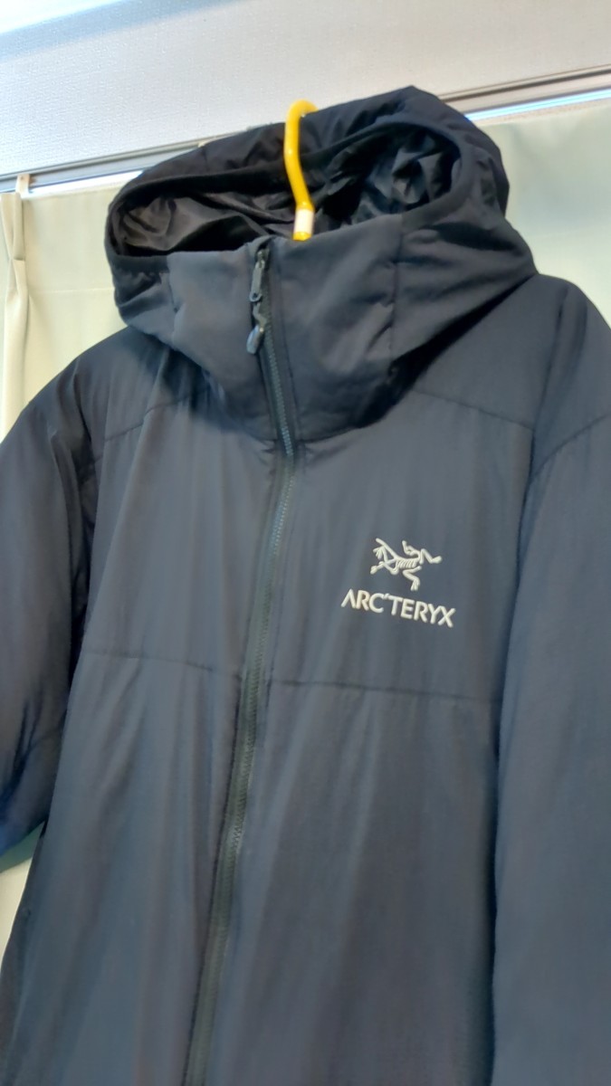 ARC'TERYX ATOM AR HOODY メンズS 　アークテリクス　アトム　ARジャケットジャケット ブラック 検索 黒 化繊 ダウン 登山 キャンプ_画像2