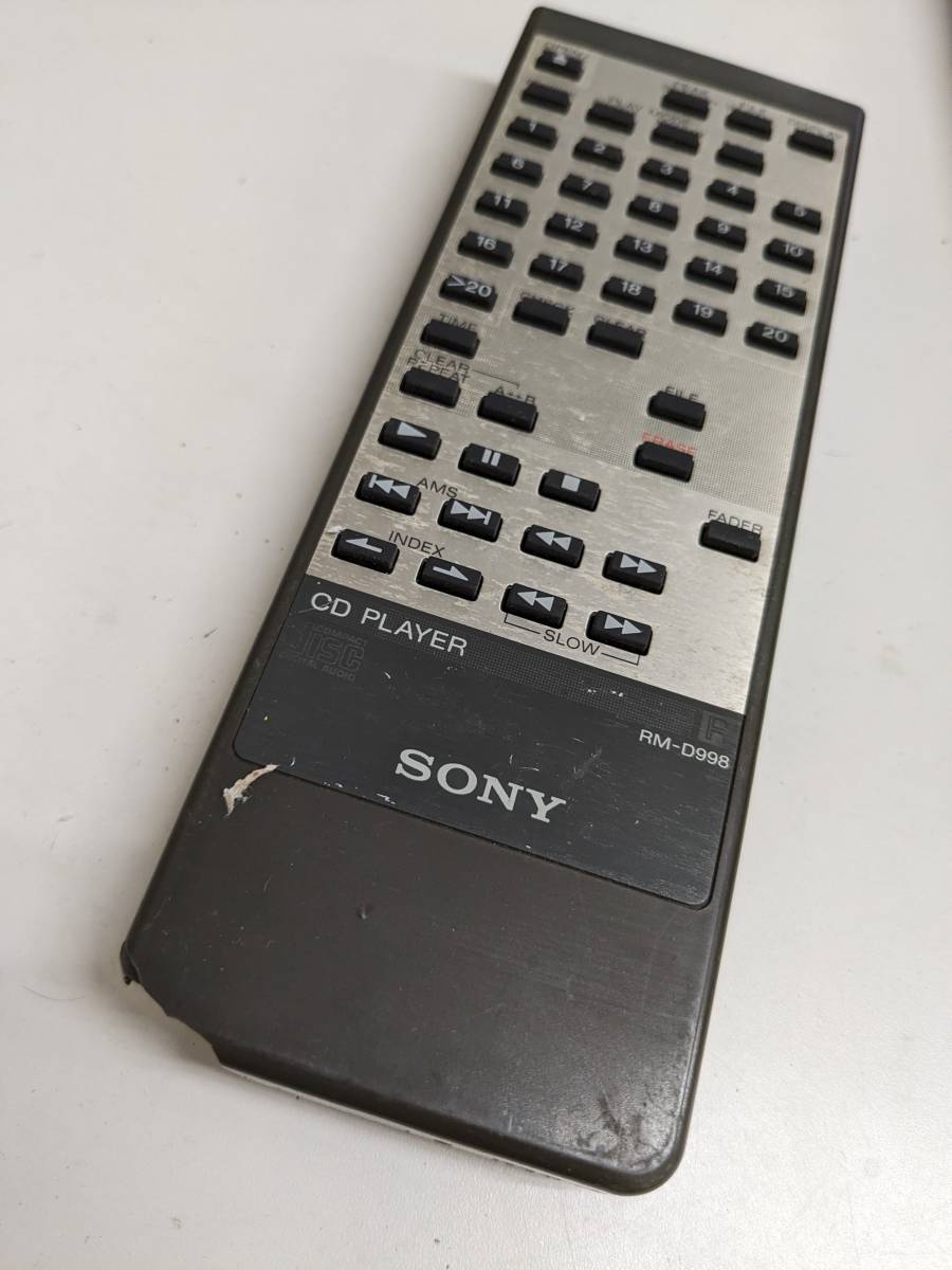 【FKB-35-128】 ソニー SONY CDデッキ用リモコン　RM-D998 外装一部かけあり・電池フタなし・動確済_画像1