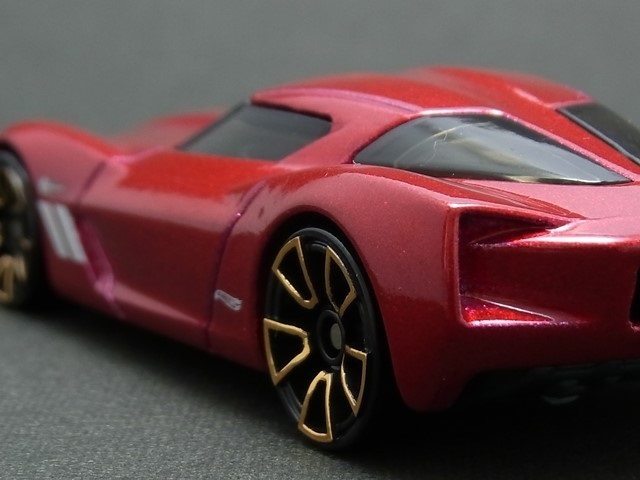 ★★★日曜夜★未開封新品★2009 (CHEVROLET) CORVETTE STINGRAY CONCEPT★OLD FTE WHEELS★GM DESIGN★FASTER THAN EVER★HOT WHEELS_画像2