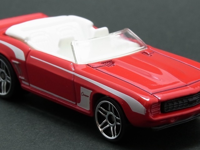 ★★日曜夜★未開封新品★'69 (CHEVROLET) CAMARO (第1世代金型)★HOT WHEELSの画像1