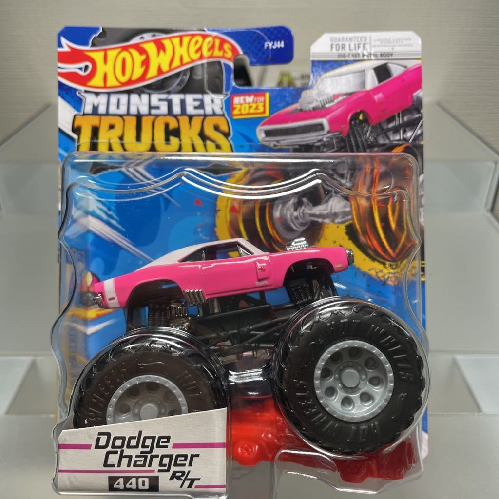 Hot Wheels MONSTER TRUCKS 987M ホットウィール モンスタートラック 1970 DODGE CHARGER R/T_画像1